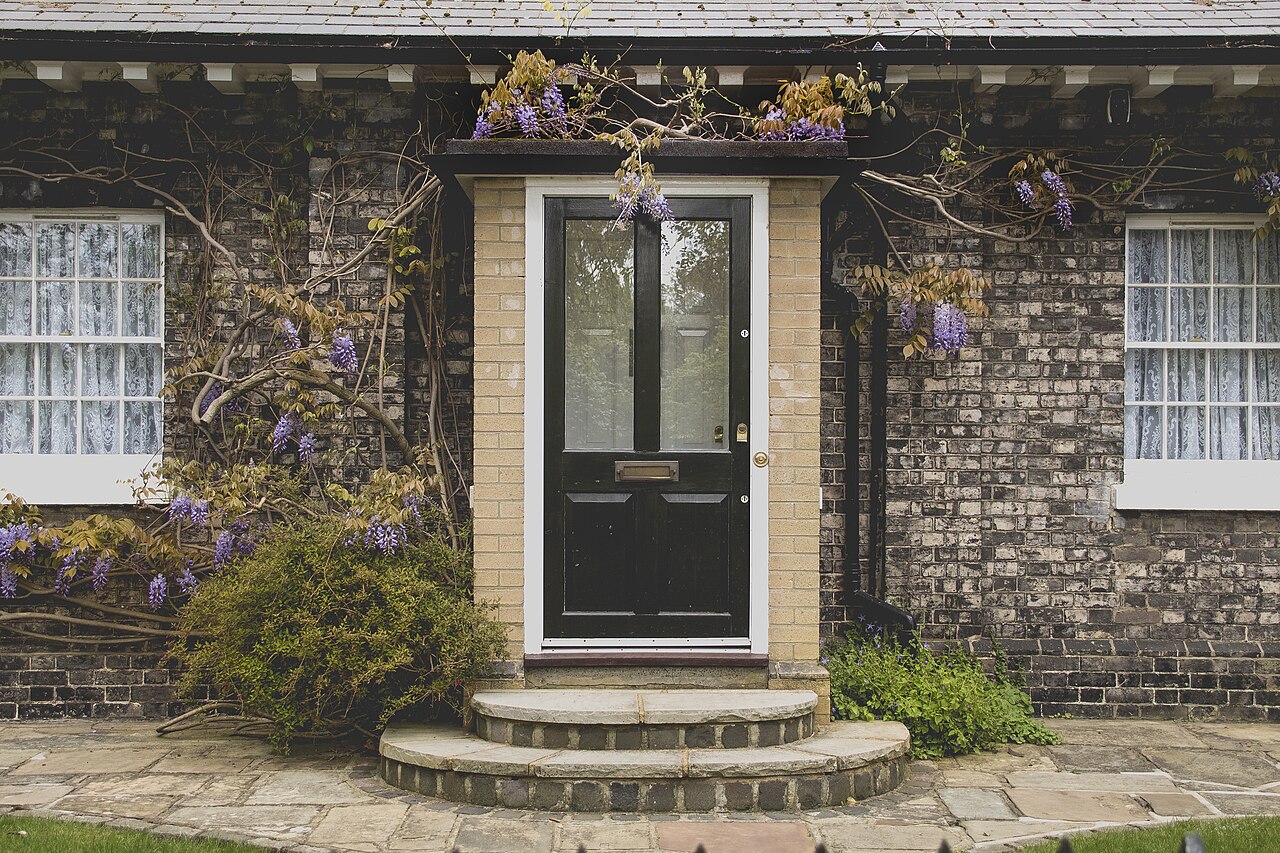 Lost House (CC0 photo)