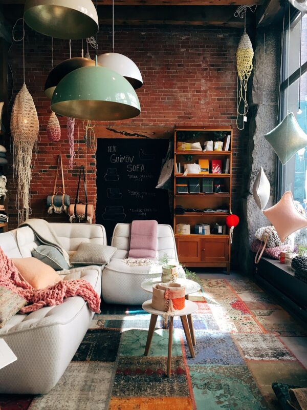 Furnished living room. (CC0 photo)