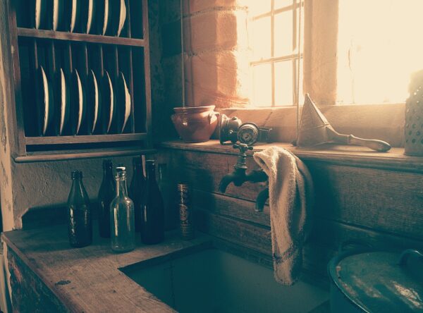 Sink supplies (CC0 photo)